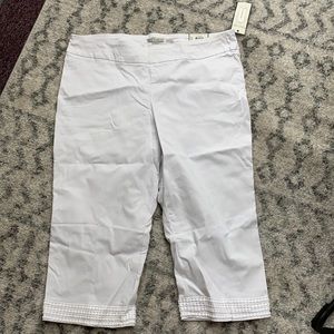 NWT White Capri Pants Size XL